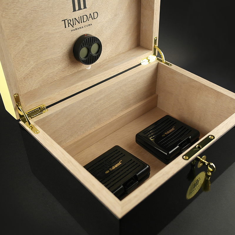Global Brand Humidor TRINIDAD 30-50 cigars